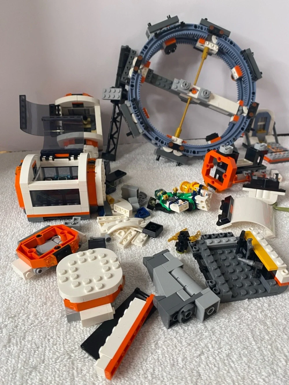LEGO -  City Modular Space Station Science Toy 60433 incomplete parts - Picture 12 of 13